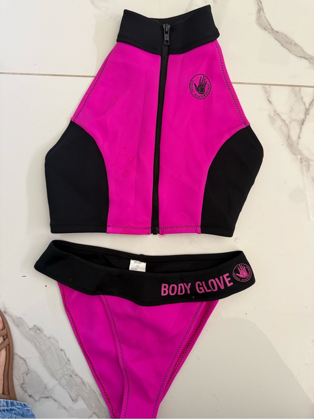 Good American Hot Pink and Black Front-Zip Bikini Set